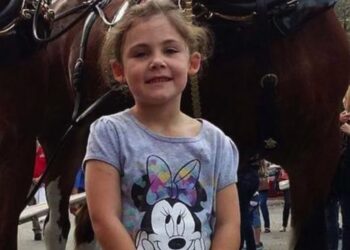 Vader maakt foto van dochter en merkt dan iets bijzonders op de foto