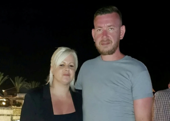 Vrouw denkt dat ze zure melk drinkt. De waarheid blijkt veel angstaanjagender