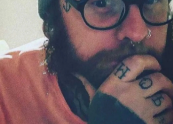 Man (29) moet rondkomen van 25 euro per maand: “Mijn kind huilt van honger”