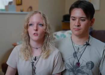 Conor en Sam hebben al 4 jaar een relatie, maar ze zijn nog nooit intiem met elkaar geweest