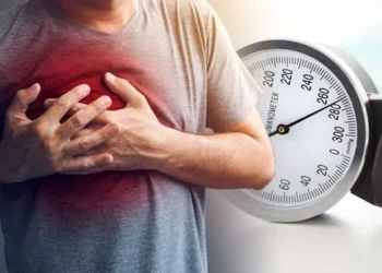 Opletten: Dit is hoe je lichaam laat weten dat je een hoge bloeddruk hebt