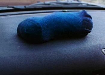 SUPERTIP: Op deze verrassende manier heb je nooit meer last van beslagen autoruiten