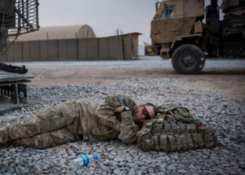 Met deze truc van het leger val je altijd en overal binnen 2 minuten in slaap