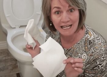 Leg eens een doekje met azijn in je toilet en kijk wat er vervolgens gebeurt!