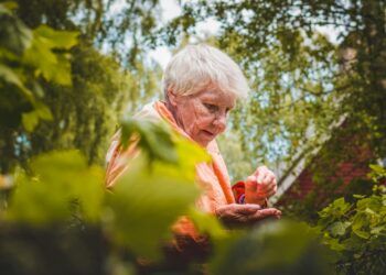 Johanna (86): “Mijn (klein)kinderen bellen enkel als ze iets nodig hebben”