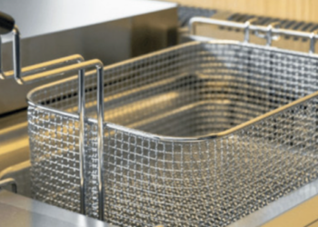 “Moeite met het schoonmaken van je frituurpan? Deze truc werkt geweldig!”