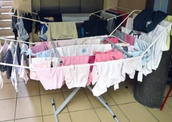 Geweldige truc om kleren in de winter te drogen zonder droger of kachel werkt echt!