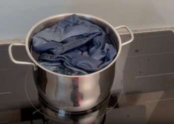 Kook je spijkerbroek 10 minuten en zie wat er gebeurt