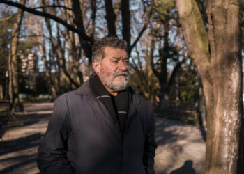 Justin zijn ouders zijn al jaren dood: “ik mis ze nog”