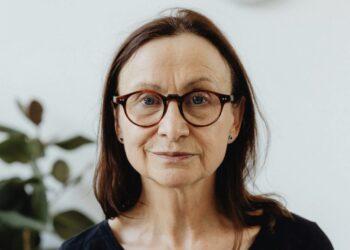 Carla (68): ‘Ik vind dat kerstverlichting in de straat verboden moet worden, het lijkt hier wel een kermis’