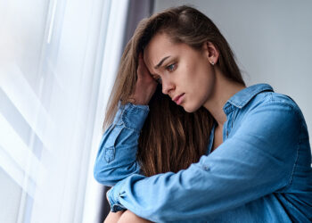 Feline denkt dat haar zwager verliefd op haar is