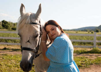 Bianca (38): “de manege laat mij niet meer paardrijden omdat ik te zwaar ben”