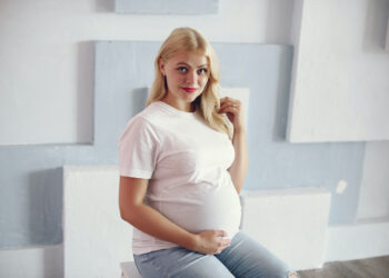 Carlijn: “Mensen zitten ongevraagd aan mijn zwangere buik”