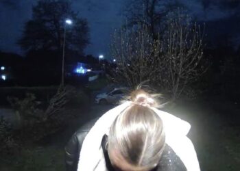 Video: Slimme deurbel legt vast hoe bijzonder de kerstborrel geweest is