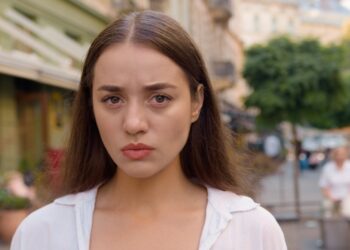 Eva (28): “Mijn beste vriendin vindt dat ik onze vriendschap verpest door kinderen te willen – ze zegt dat ik haar verraad.”