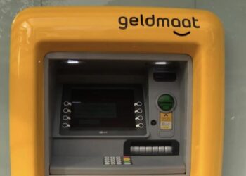 Bizar! Banken adviseren mensen nu juist om wel contant geld in huis te houden