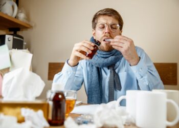 Dit zijn de beste middeltjes die helpen tegen jouw vervelende hoestbuien
