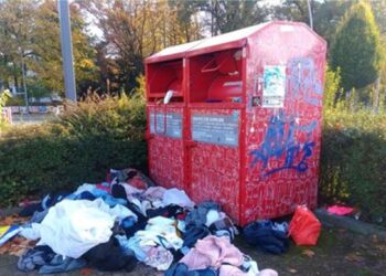 Verboden vanaf 2025: zo moet je oude kleren voortaan weggooien