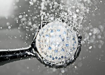 Waarom je als huurder beter niet staand zou mogen douchen: Dit is waarom