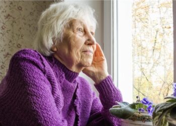 Gerda (83) voelt zich eenzaam: “Mijn kinderen hebben het te druk, ze komen nooit meer langs”