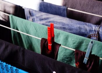 Binnen de was drogen? Dit is waarom je dat beter niet kunt doen