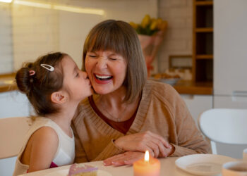 “Mijn moeder weigert mijn dochter met haar echte naam aan de spreken.”
