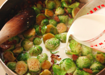 Dit is waarom steeds meer mensen spruitjes in melk koken