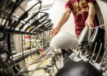 Mogen pannen nu wel of niet in de afwasmachine? Dit is het antwoord!