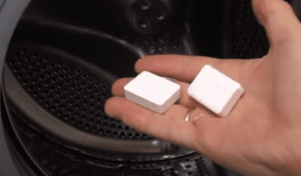 Met deze tip komt al het vuil uit de wasmachine (alle stank weg)