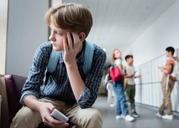 Eenzaamheid enorm groot onder jongeren. Dit is wat we nu moeten doen