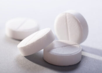 Moet je wel of niet paracetamol slikken als je griep hebt? Dit is het antwoord!