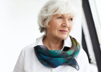 Marie (68): “Hij snauwt me af, maar om op mijn leeftijd nog scheiden…”