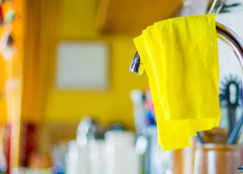 Dit is hoe vaak jij jouw vaatdoekjes moet verschonen (veel vaker dan je denkt)