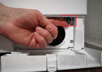 Gaat het deurtje van de wasmachine niet meer open? Dit kan er aan de hand zijn