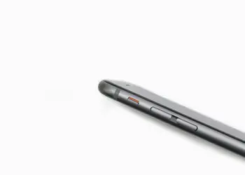 Wist jij dit al? 6 geniale trucs met de volumeknop op je telefoon die je moet kennen