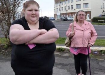 Danique (41): ‘De hele buurt is tegen me, omdat ze denken dat ik achter hun mannen aan zit’