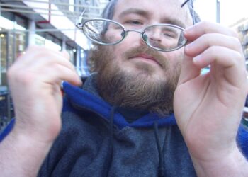 4 tips om jouw bril echt goed schoon te maken én te houden