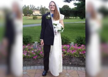 Transvrouw trouwt met zichzelf: “De liefde van mijn leven ben ikzelf”