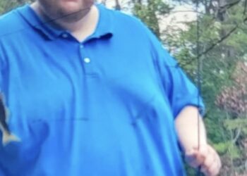 Man verliest in twee jaar tijd meer dan 150 kilo. Zo ziet hij er nu uit.