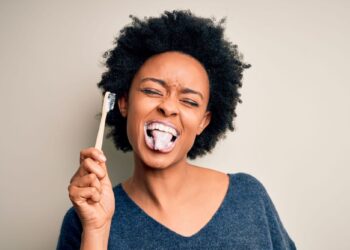 Feit of fabel: wel of niet je tong poetsen?