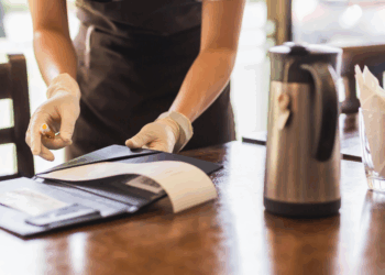 Terras etiquette: dit is het juiste bedrag aan fooi volgens experts