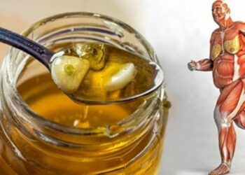 Eet elke avond een lepel honing en kijk wat er met je lichaam gebeurt!