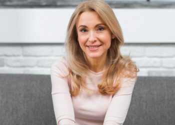 Lieneke (46): “Ik heb mijn dochter huisarrest gegeven toen ik haar betrapte op vreemdgaan”