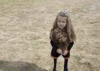 Foto van een meisje met een zak popcorn verbaast iedereen op internet