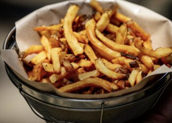 Zóveel calorieën zitten er dus in één frietje