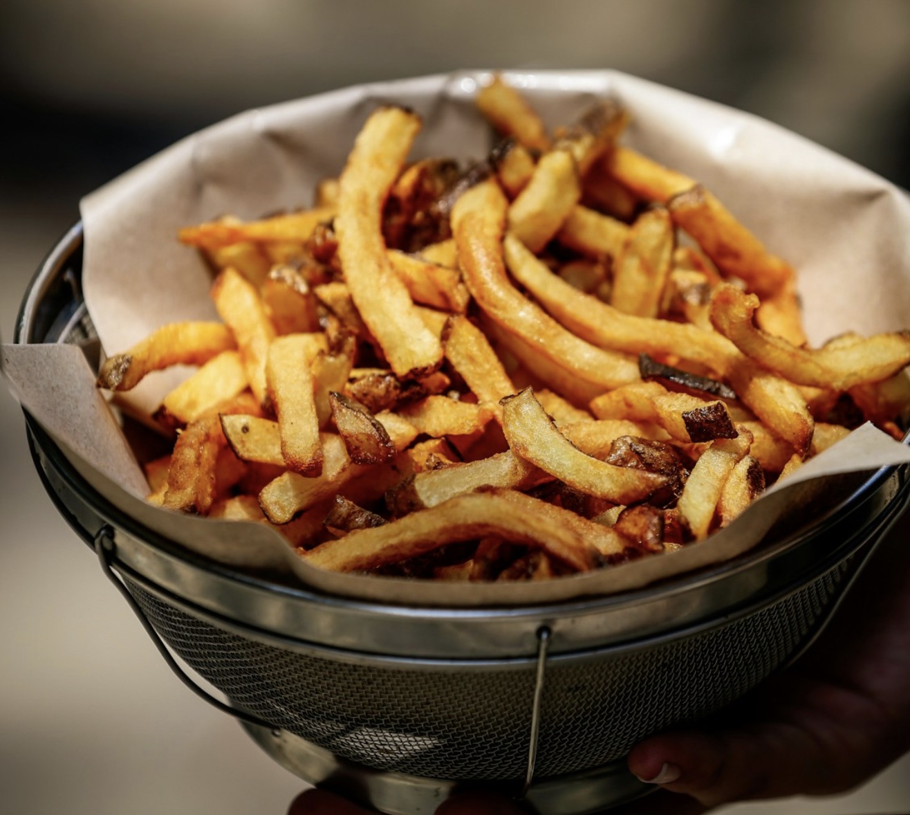 Zóveel calorieën zitten er dus in één frietje