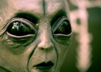 ‘Ik ben ontvoerd door buitenaardse wezens en dit zijn de signalen dat jij het misschien ook bent geweest’