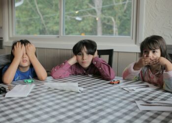 ‘Mijn man en zijn zus vertrokken samen op vakantie en ik moest op haar kinderen passen’