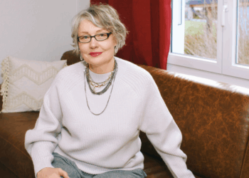 Bijstandsmoeder Anita wil meer geld: “Uitkering is veel te laag om leuke dingen van te doen”