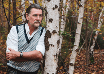 Jan (54) solliciteert zich suf, maar niemand belt terug: “Ik ben te oud en te duur”